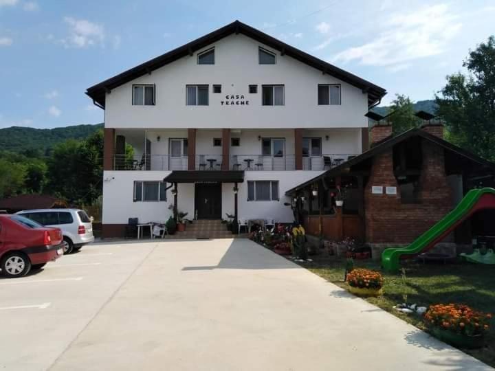 ホテル Casa Trache Călimăneşti エクステリア 写真