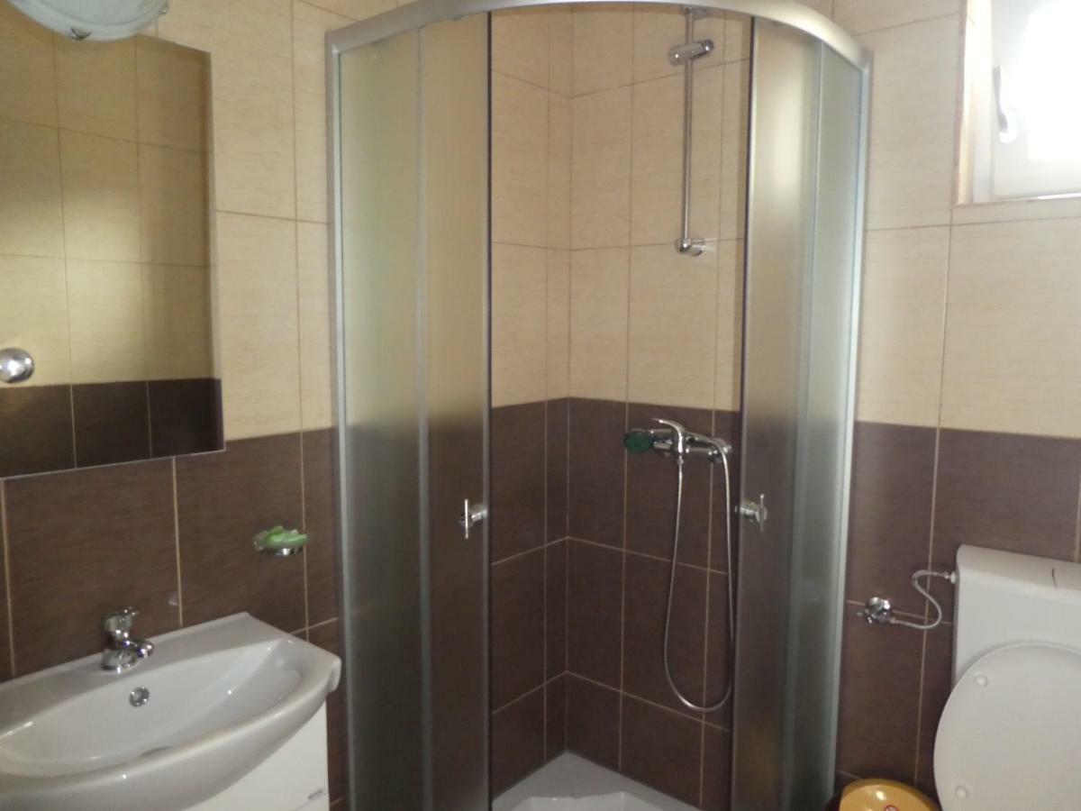 ホテル Casa Trache Călimăneşti エクステリア 写真